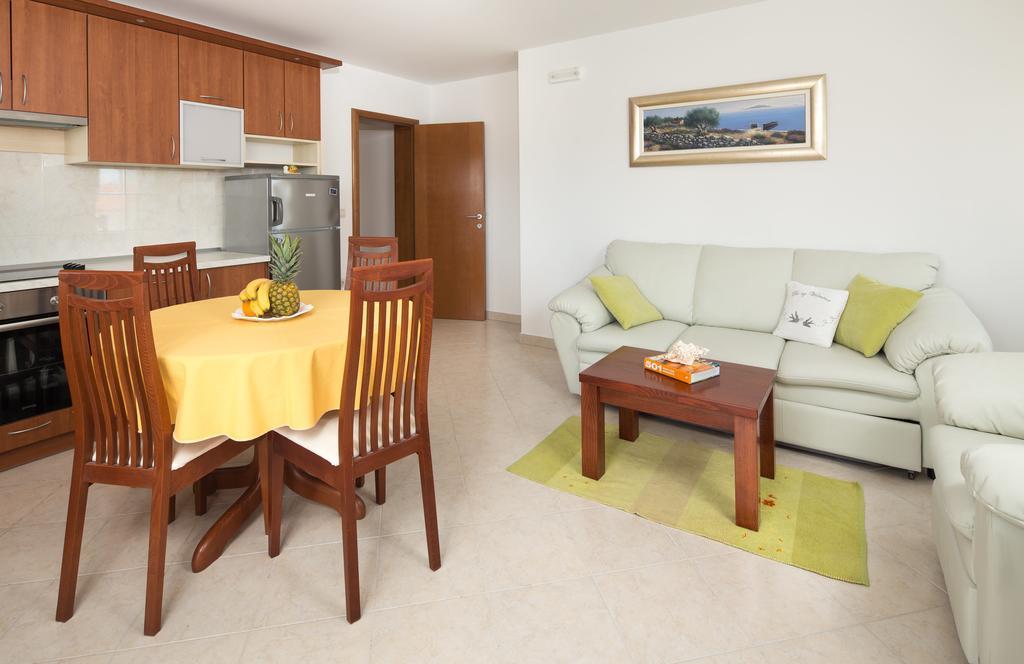 Apartments Leon Podstrana Room photo