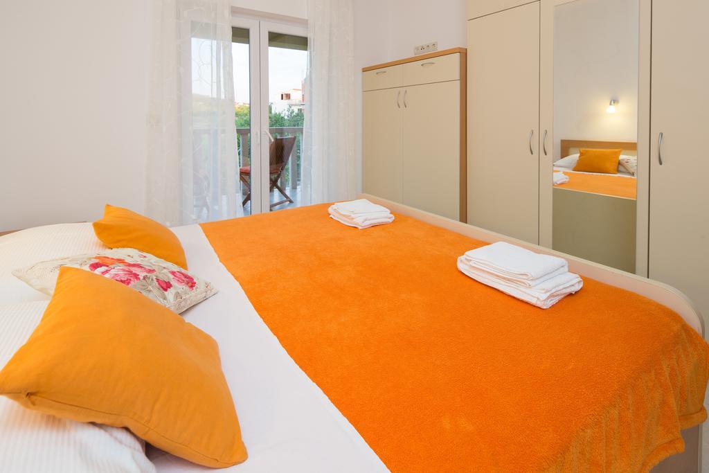 Apartments Leon Podstrana Room photo