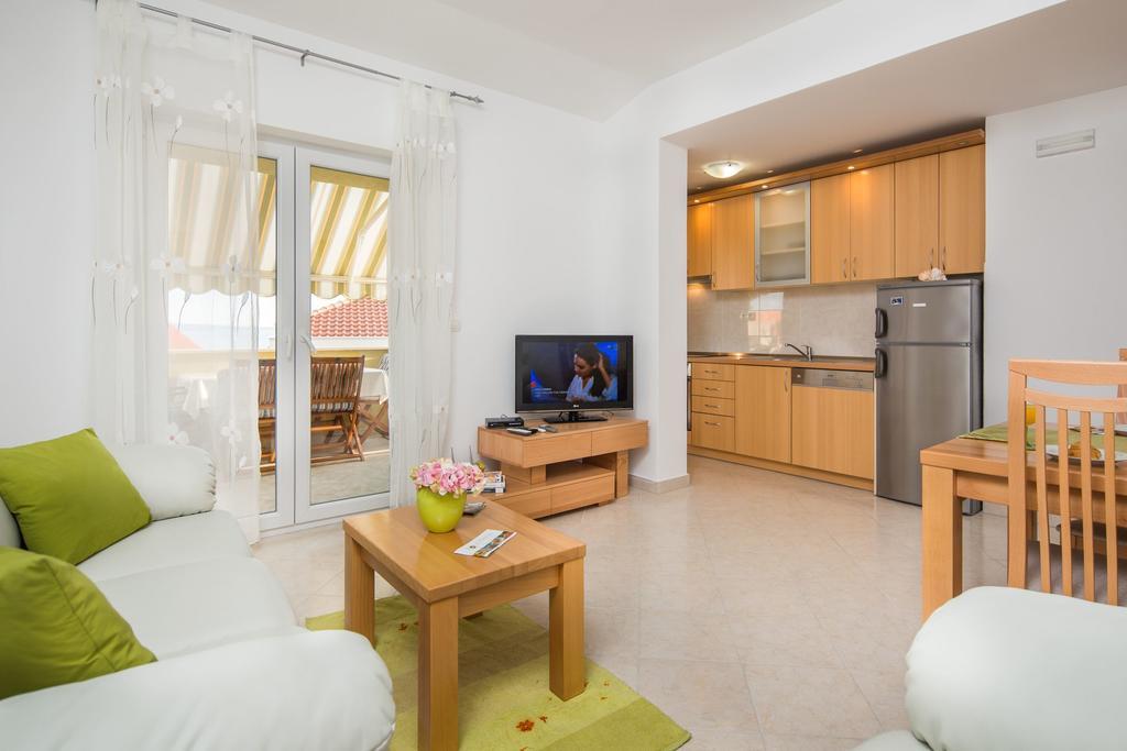 Apartments Leon Podstrana Room photo