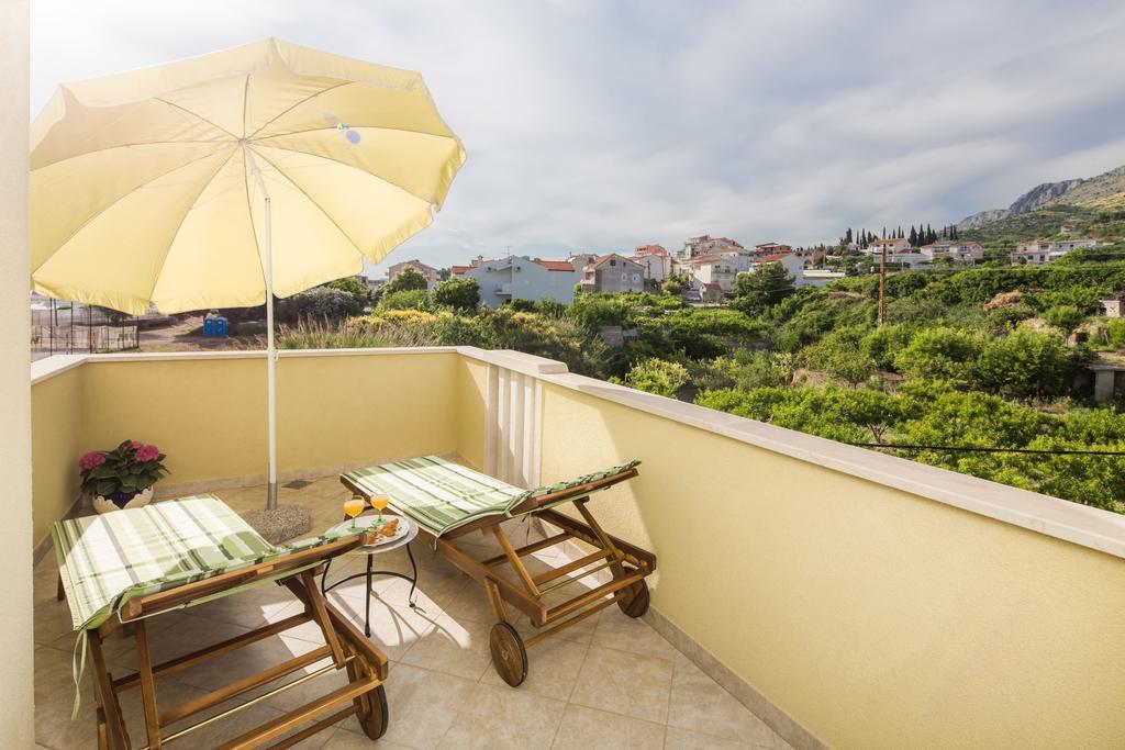Apartments Leon Podstrana Exterior photo