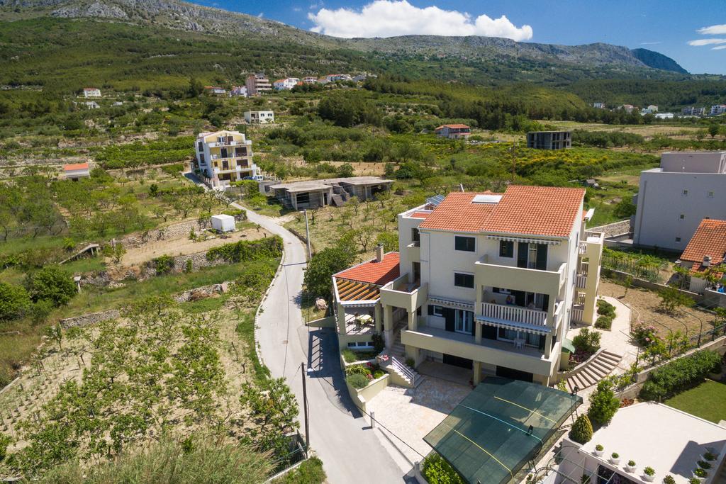 Apartments Leon Podstrana Exterior photo