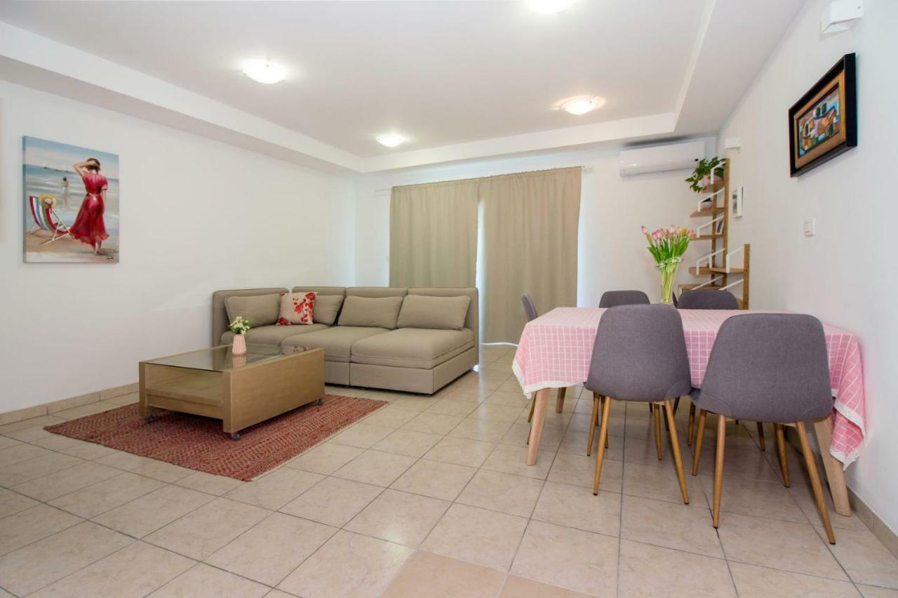 Apartments Leon Podstrana Exterior photo